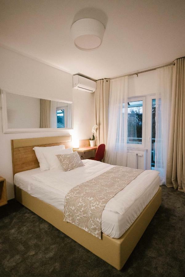 2I Rooms Ðakovo Buitenkant foto