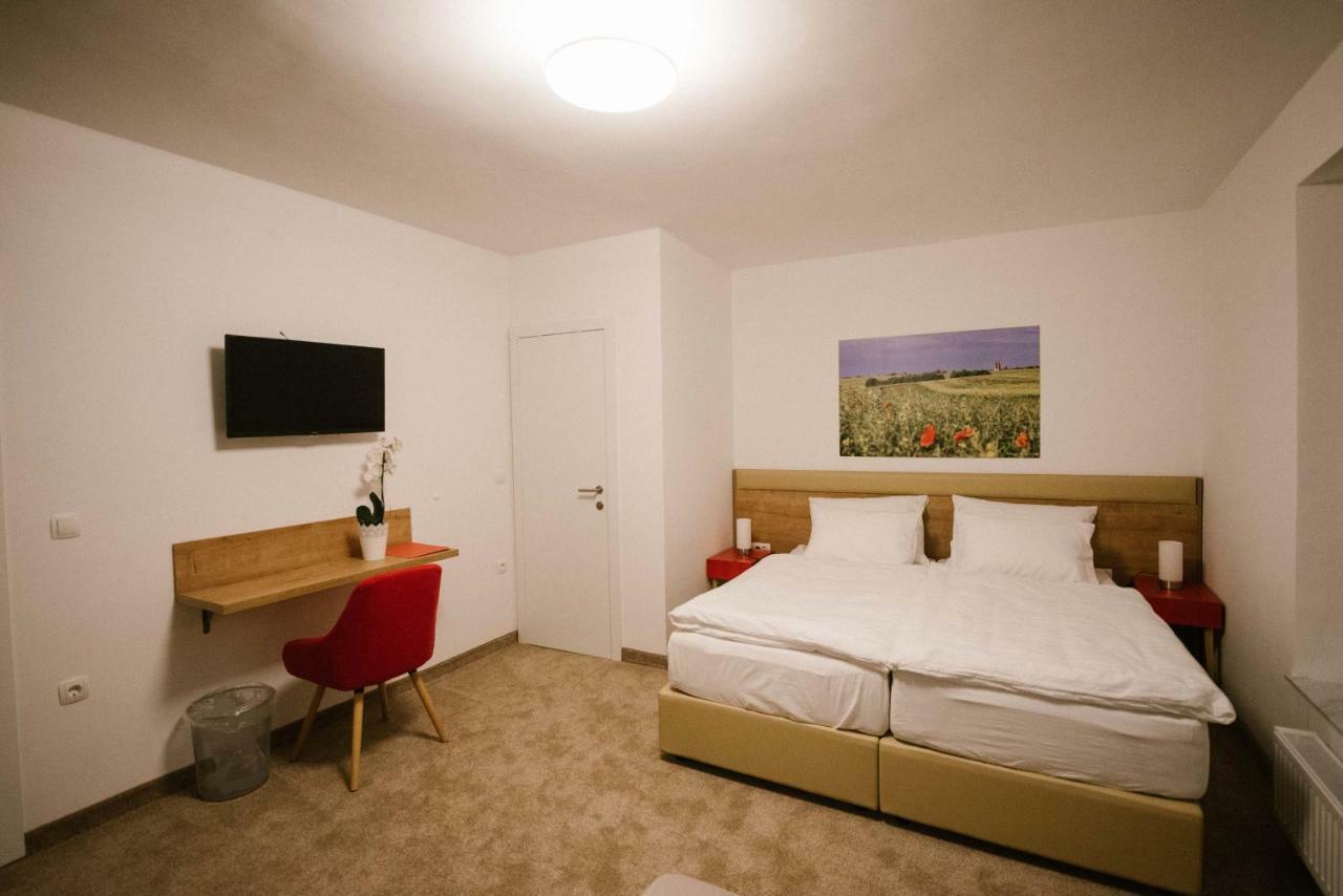 2I Rooms Ðakovo Buitenkant foto