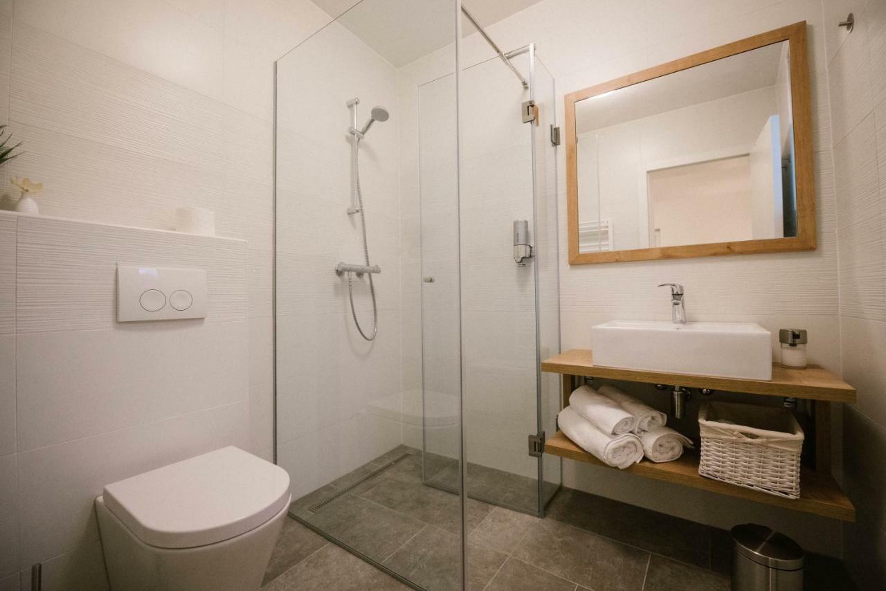 2I Rooms Ðakovo Buitenkant foto