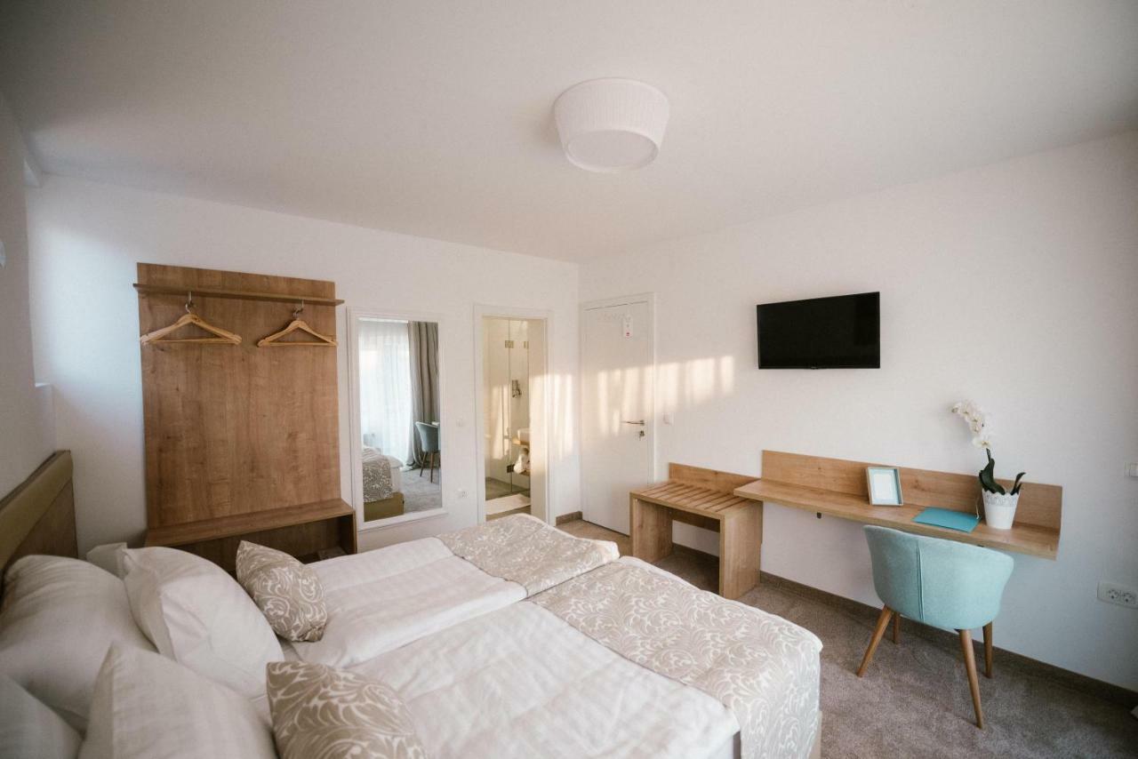 2I Rooms Ðakovo Buitenkant foto