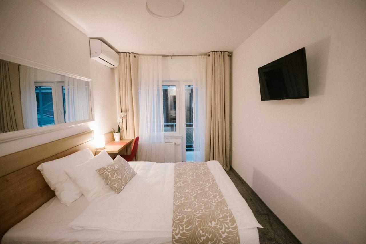 2I Rooms Ðakovo Buitenkant foto