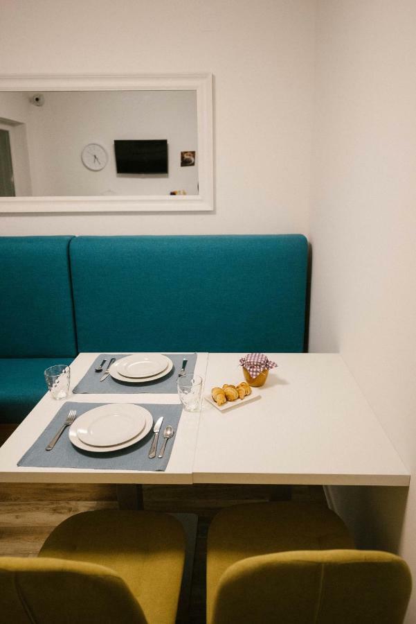 2I Rooms Ðakovo Buitenkant foto